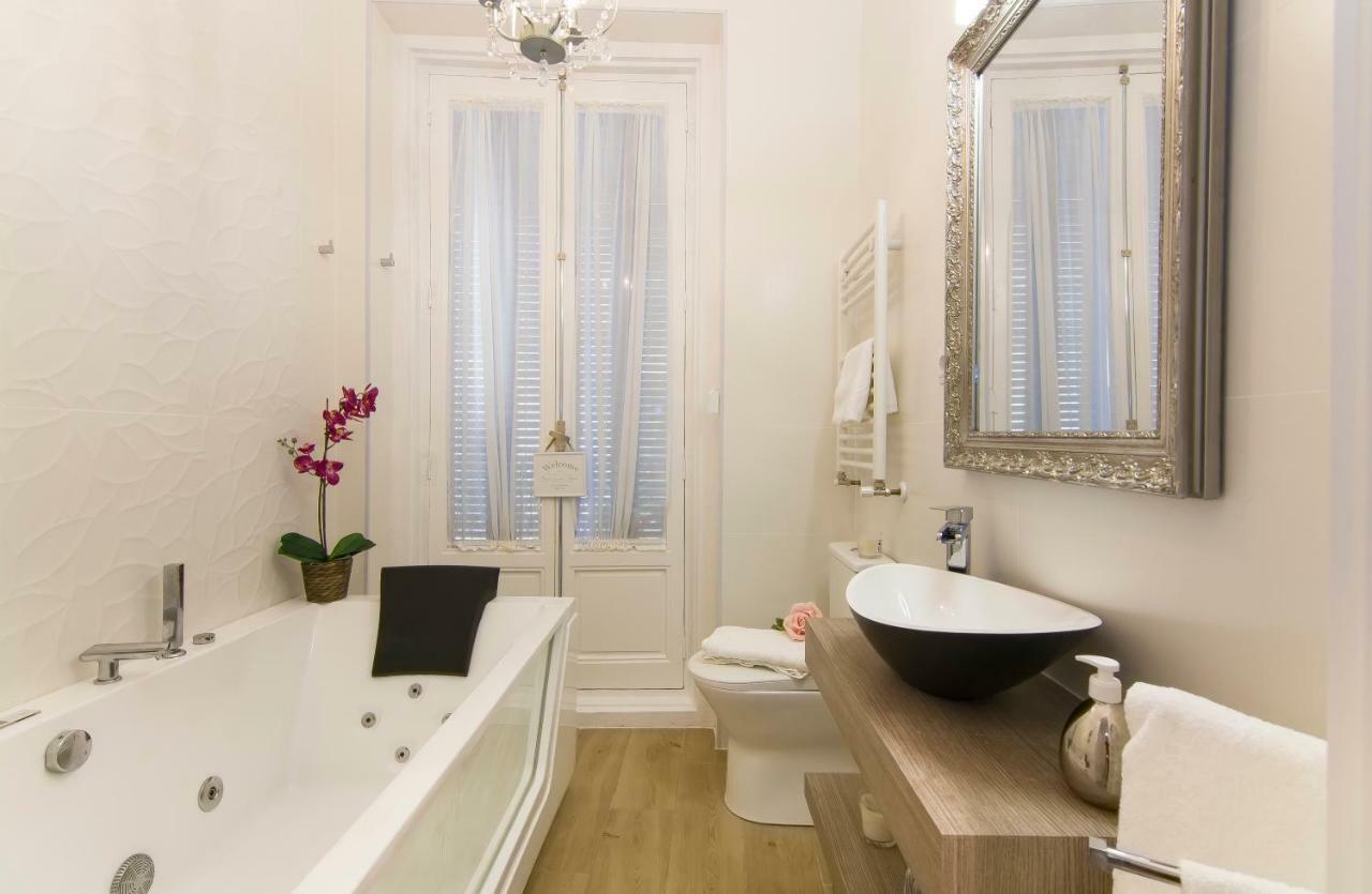 Sol luxury suites Madrid Extérieur photo