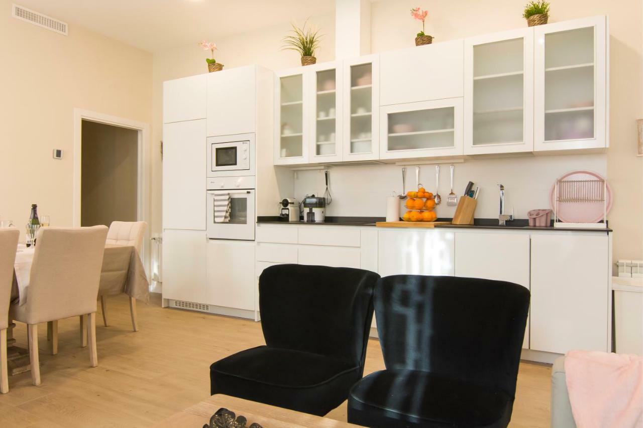 Sol luxury suites Madrid Extérieur photo