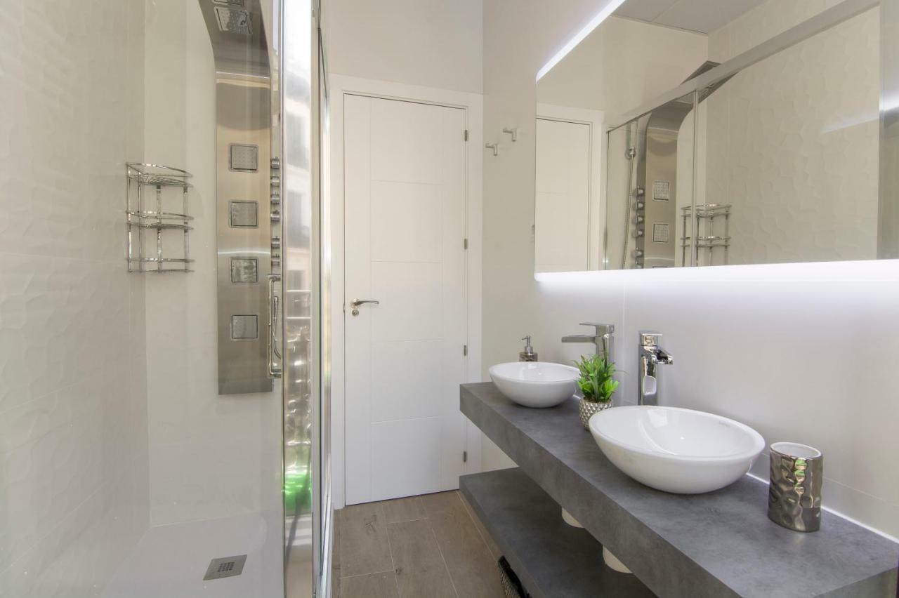Sol luxury suites Madrid Extérieur photo