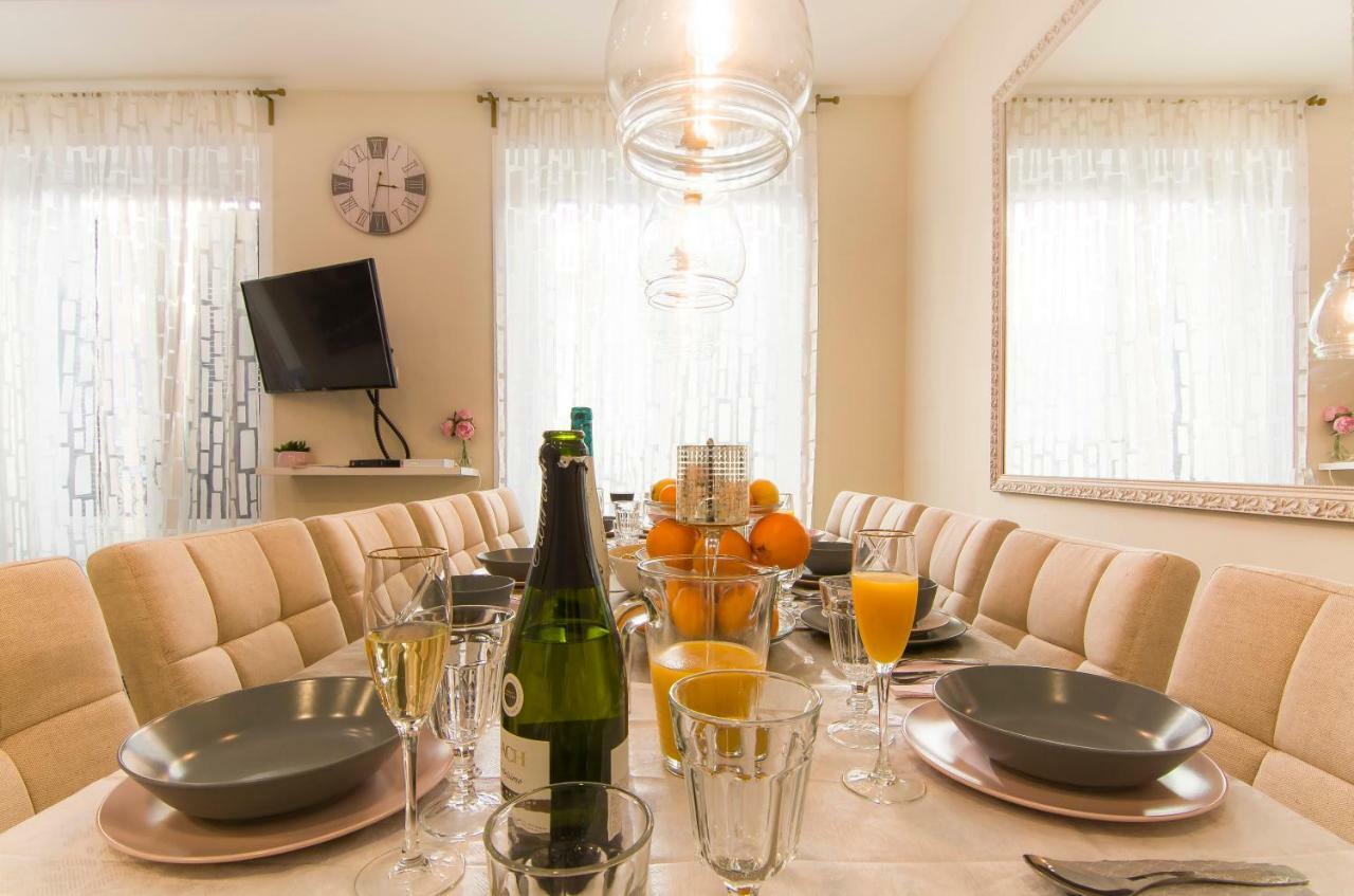 Sol luxury suites Madrid Extérieur photo