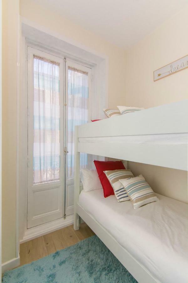 Sol luxury suites Madrid Extérieur photo