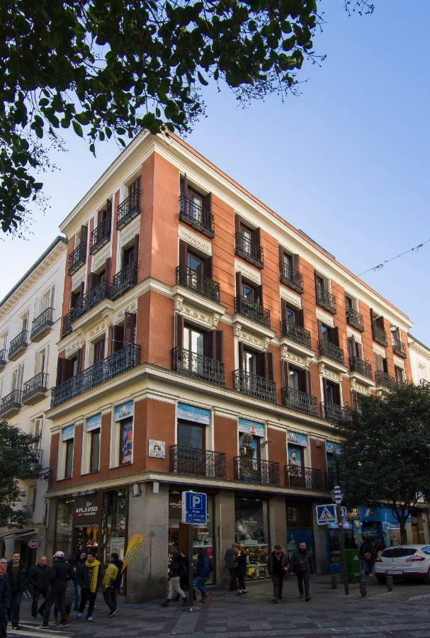 Sol luxury suites Madrid Extérieur photo