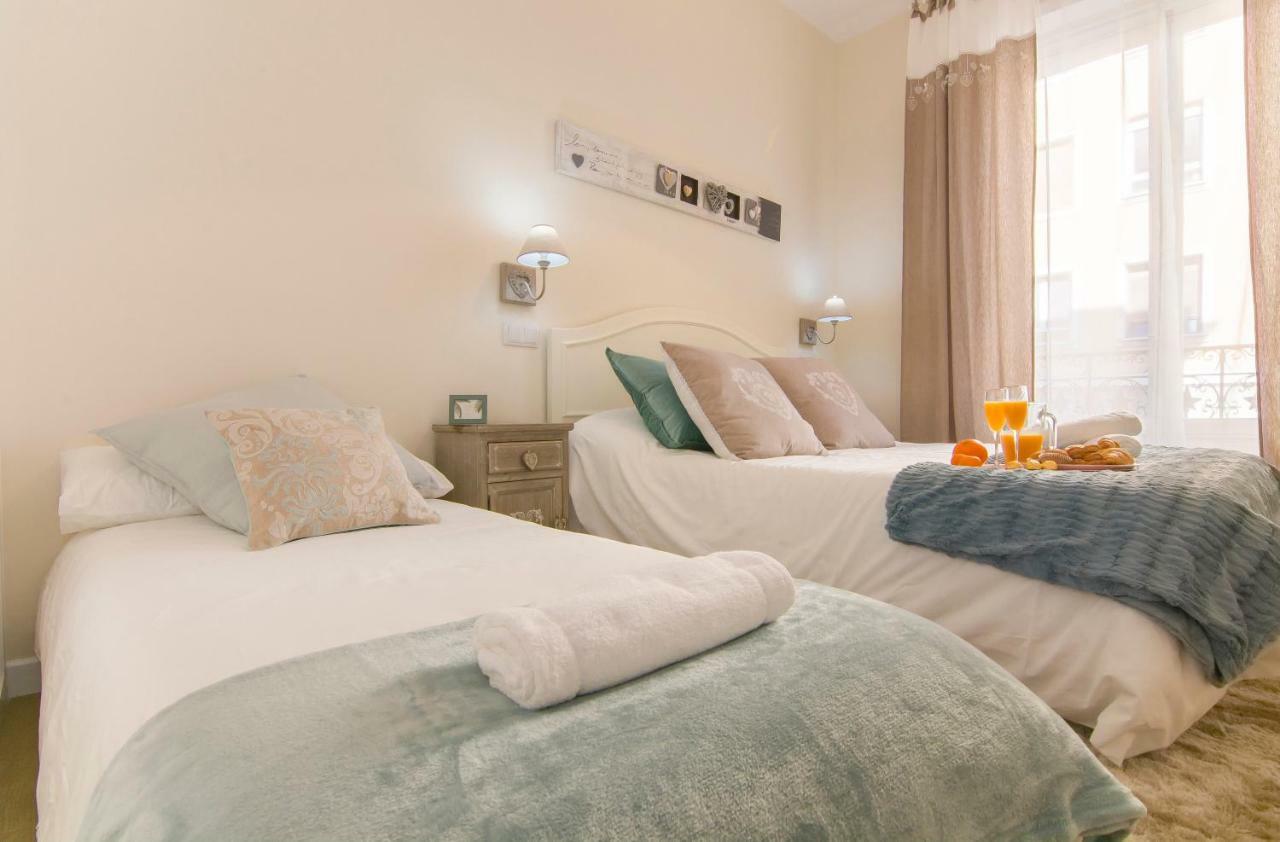 Sol luxury suites Madrid Extérieur photo