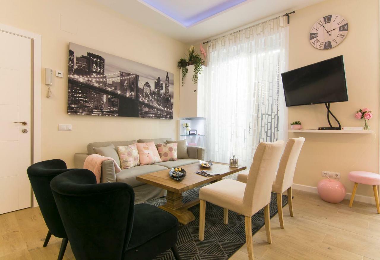 Sol luxury suites Madrid Extérieur photo