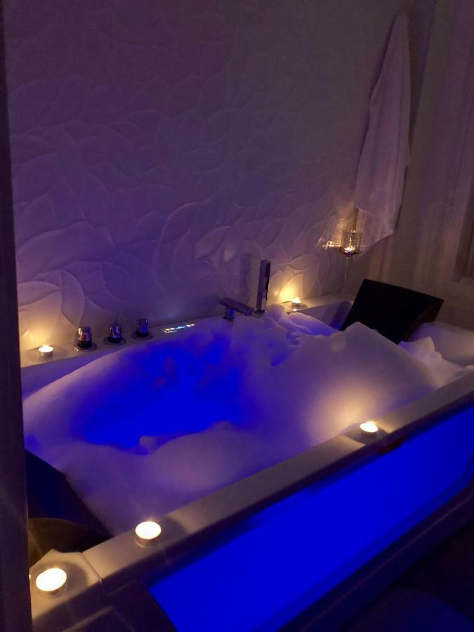 Sol luxury suites Madrid Extérieur photo