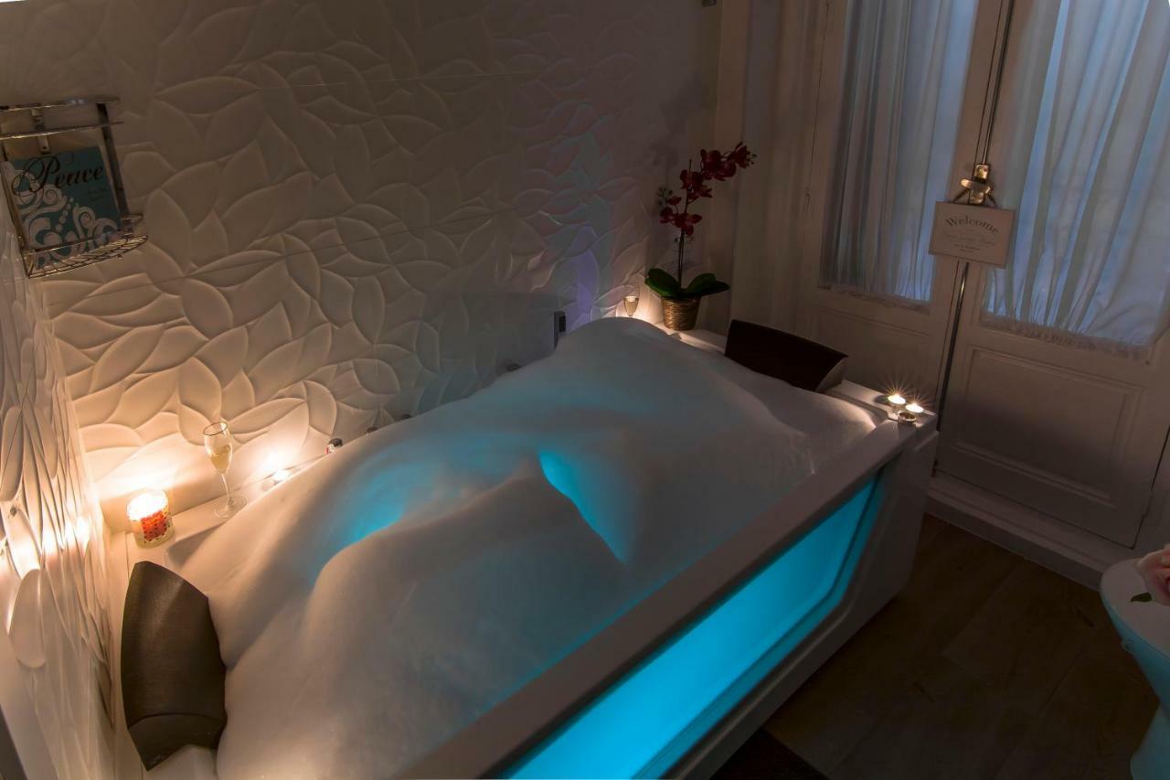 Sol luxury suites Madrid Extérieur photo